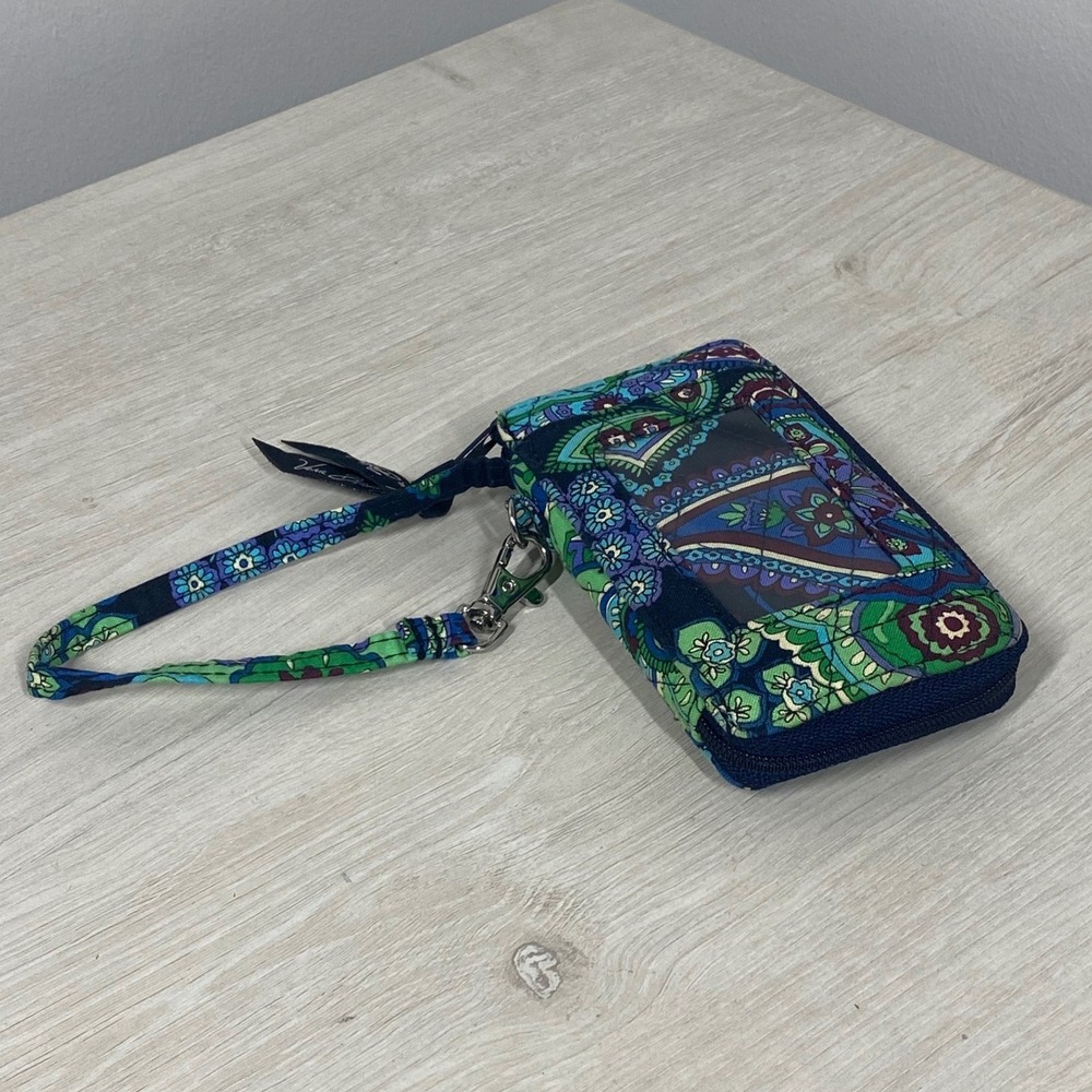 Vera Bradley Rhythm Blues All In One Wristlet Wallet Blue Green Paisley Quilted